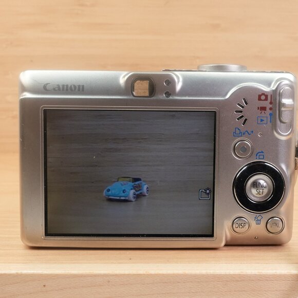 Canon PowerShot SD600 / Digital Elph / 6MP Compact Camera / Silver - Picture 9 of 11